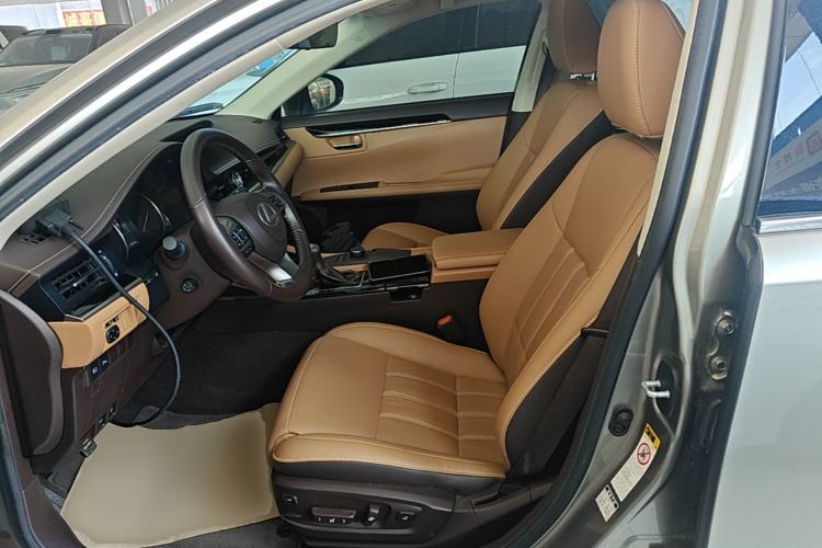 Used Lexus ES 2015 300h Comfort Edition Left Front Seat