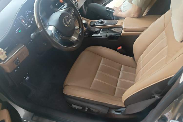 Used Lexus ES 2015 300h Comfort Edition Left Front Seat