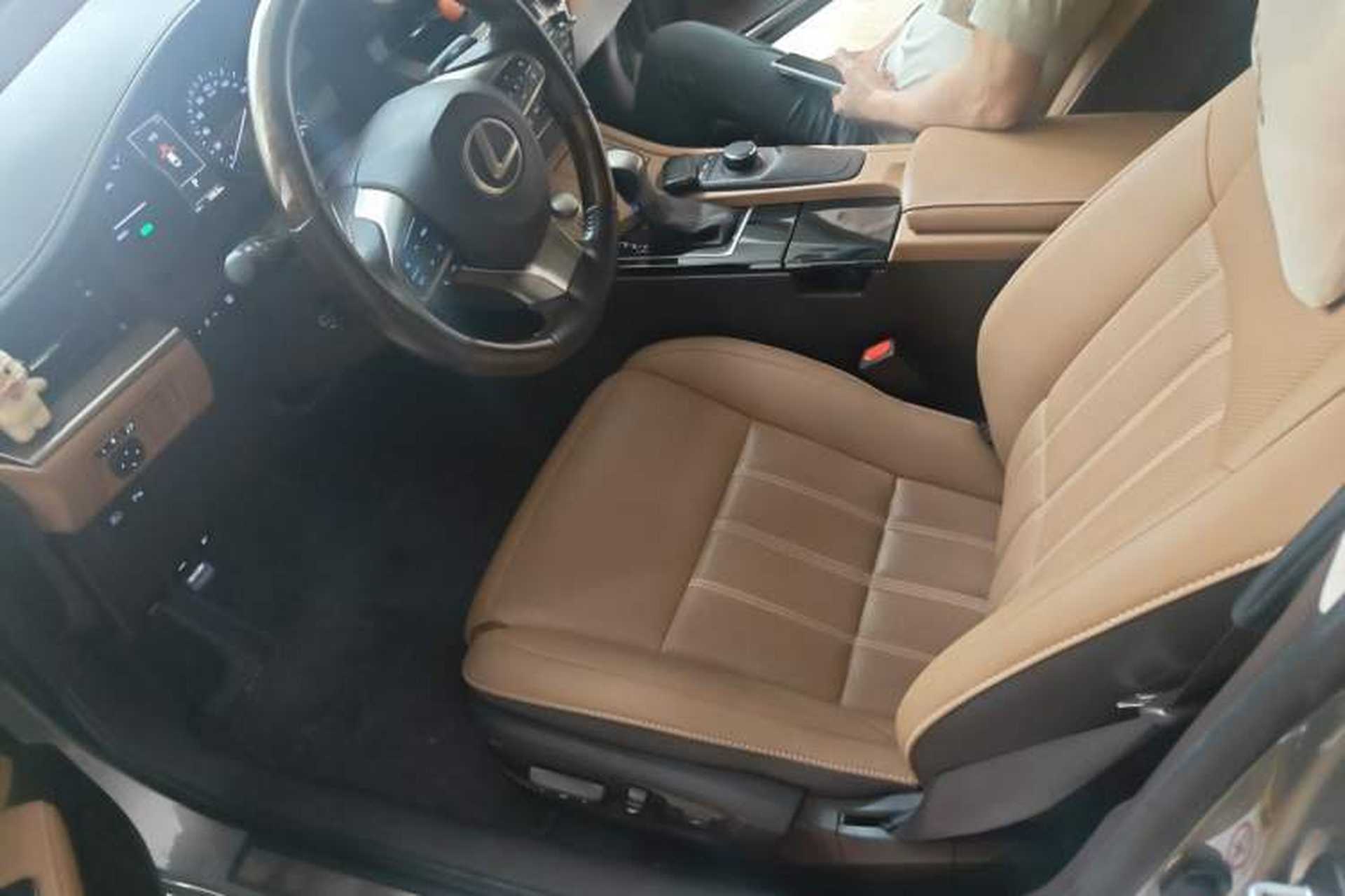Used Lexus ES 2015 300h Comfort Edition Left Front Seat
