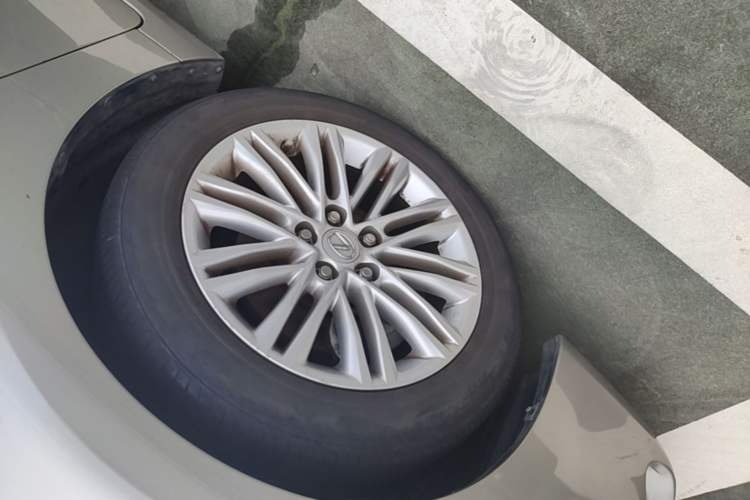 Used Lexus ES 2015 200 Elite Edition Left Front Wheel Hub