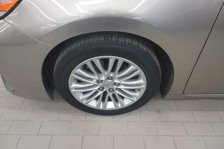 Used Lexus ES 2015 200 Elite Edition Left Front Wheel Hub