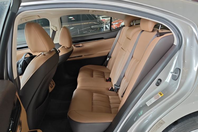 Used Lexus ES 2015 200 Elite Edition Left Rear Seat
