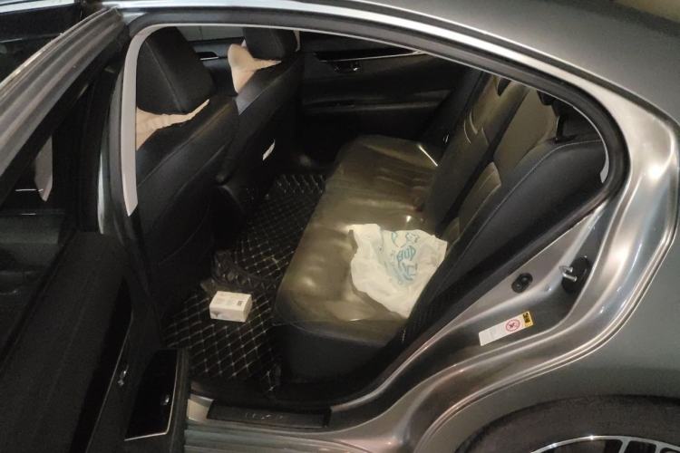 Used Lexus ES 2015 300h Comfort Edition Left Rear Seat