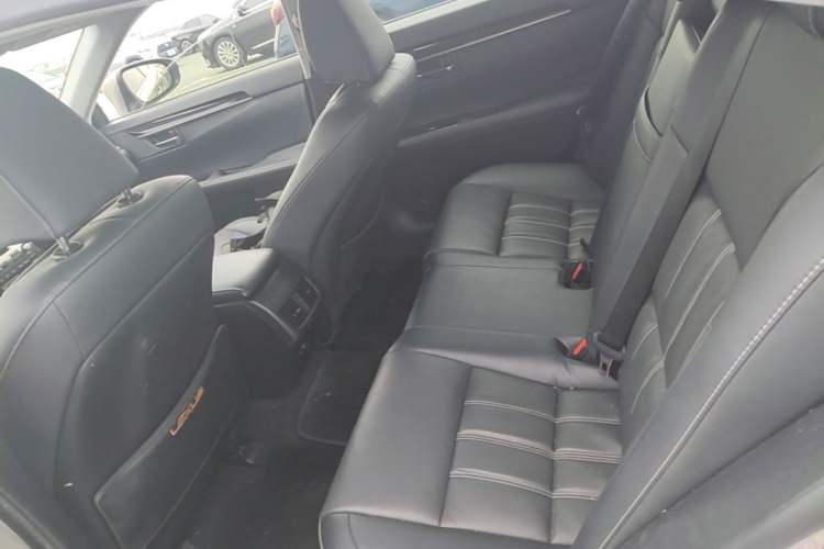 Used Lexus ES 2015 200 Elite Edition Left Rear Seat