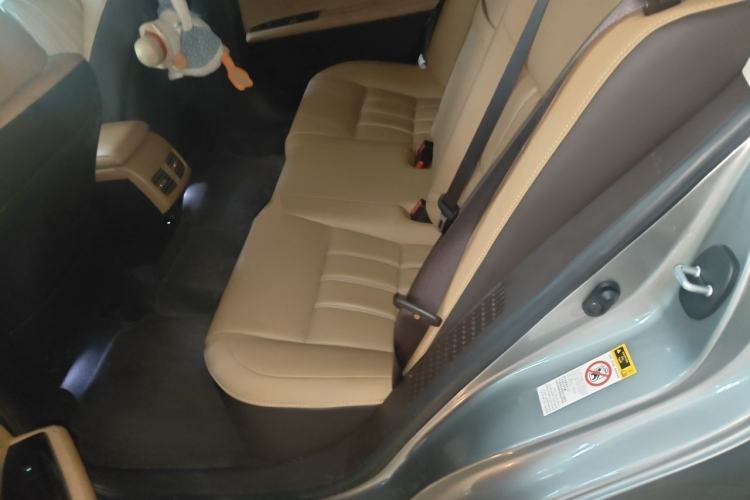 Used Lexus ES 2015 300h Comfort Edition Left Rear Seat