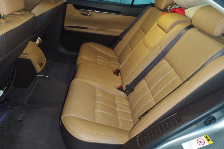 Used Lexus ES 2015 300h Comfort Edition Left Rear Seat