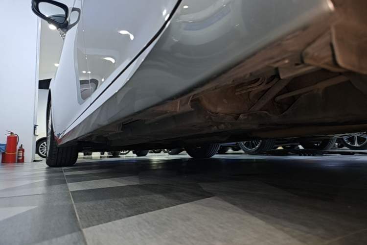 Used Lexus ES 2015 250 Elegant Edition Left Side Sill