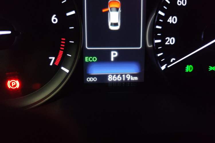 Used Lexus ES 2015 200 Elite Edition Odometer Close Up