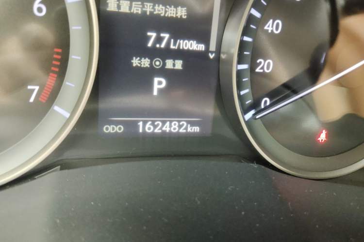 Used Lexus ES 2015 200 Elite Edition Odometer Close Up