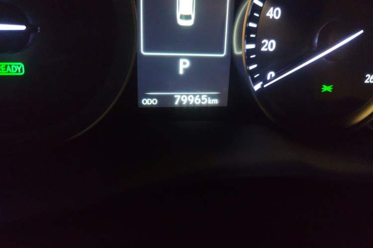 Used Lexus ES 2015 300h Comfort Edition Odometer Close Up