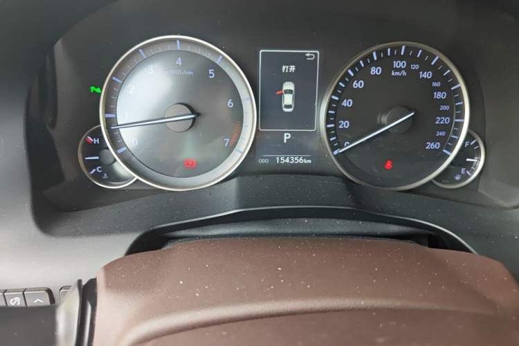 Used Lexus ES 2015 200 Comfort Edition Odometer Close Up