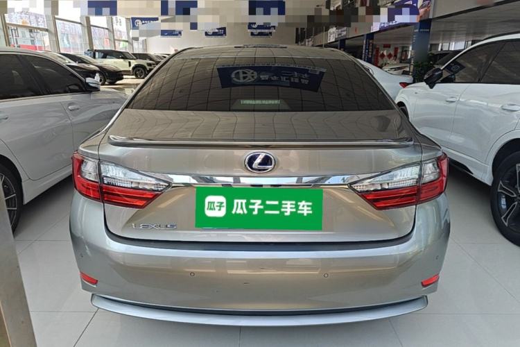 Used Lexus ES 2015 300h Comfort Edition Rear