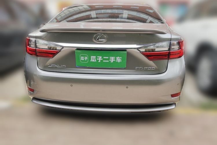 Used Lexus ES 2015 200 Elite Edition Rear