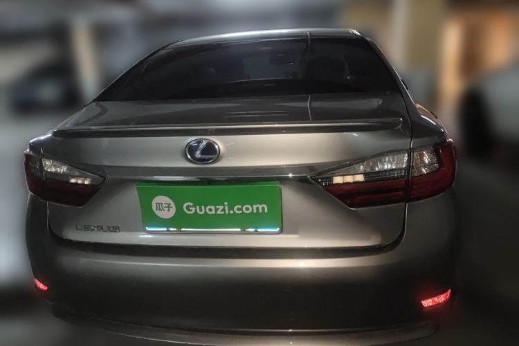Used Lexus ES 2015 300h Comfort Edition Rear