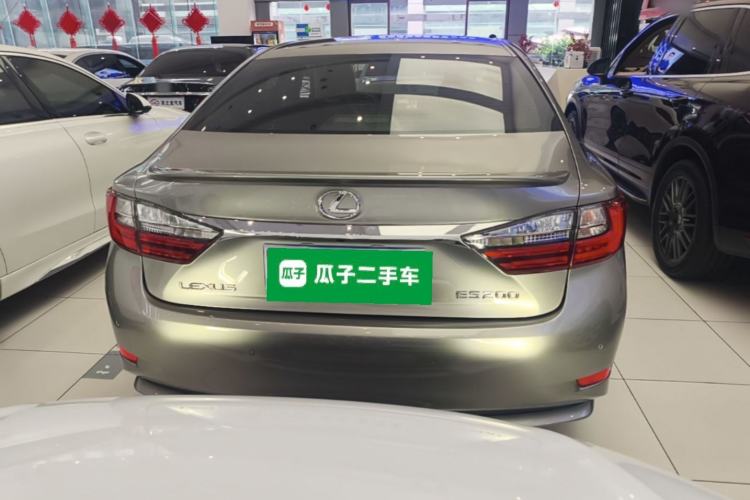 Used Lexus ES 2015 200 Elite Edition Rear
