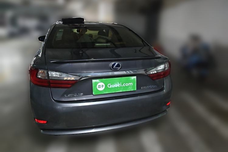 Used Lexus ES 2015 300h Comfort Edition Rear