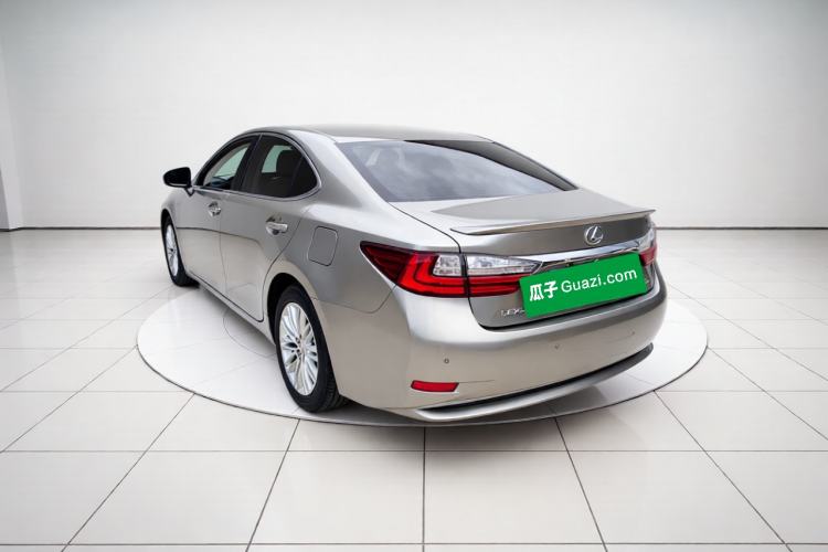Used Lexus ES 2015 200 Elite Edition Rear Left 45 Deg