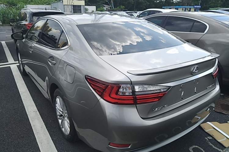 Used Lexus ES 2015 200 Elite Edition Rear Left 45 Deg