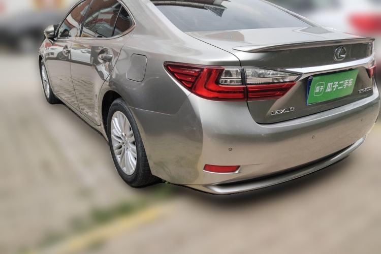 Used Lexus ES 2015 200 Elite Edition Rear Left 45 Deg