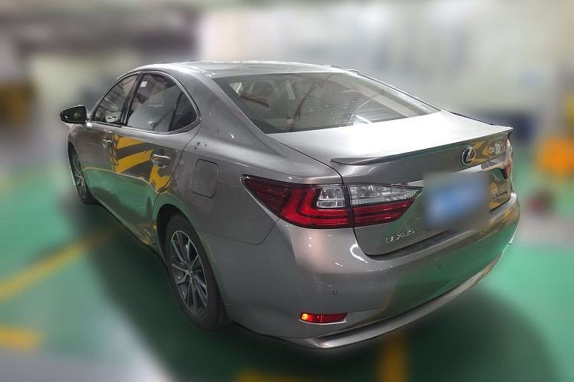 Used Lexus ES 2015 300h Comfort Edition Rear Left 45 Deg