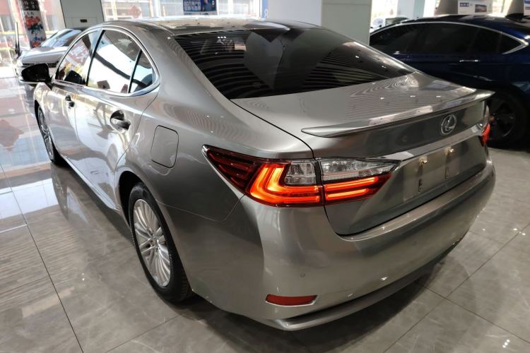 Used Lexus ES 2015 200 Elite Edition Rear Left 45 Deg