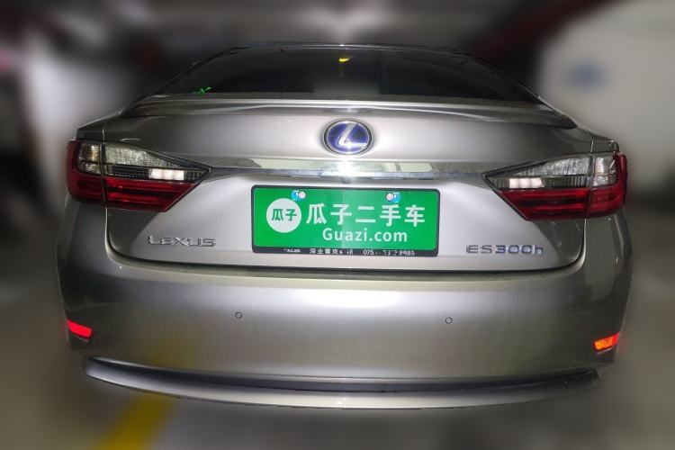 Used Lexus ES 2015 300h Comfort Edition Rear