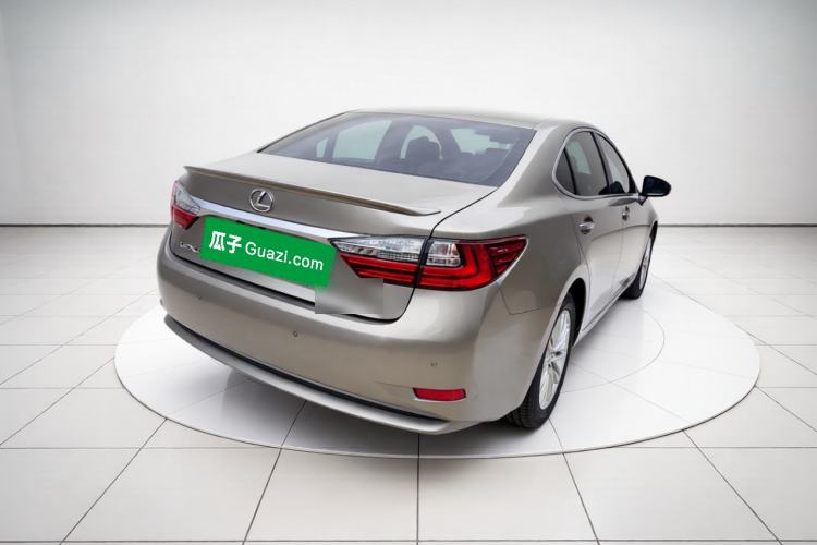 Used Lexus ES 2015 200 Elite Edition Rear Right 45 Deg