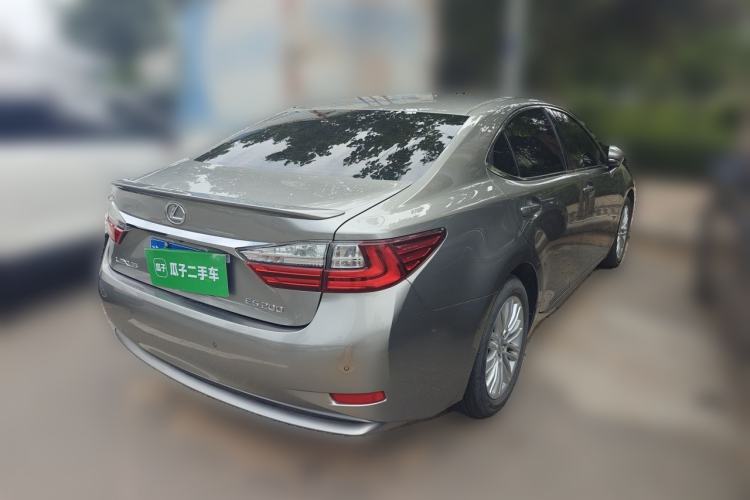 Used Lexus ES 2015 200 Comfort Edition Rear Right 45 Deg