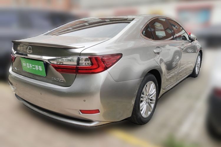 Used Lexus ES 2015 200 Elite Edition Rear Right 45 Deg
