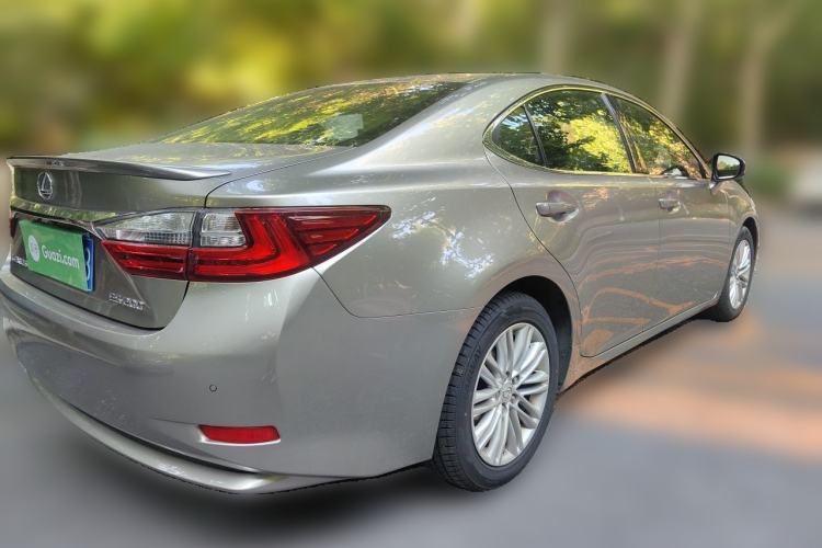 Used Lexus ES 2015 200 Elite Edition Rear Right 45 Deg