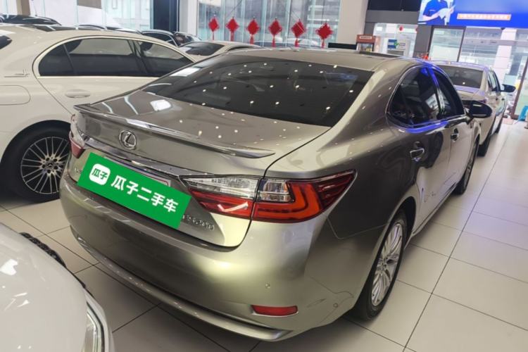 Used Lexus ES 2015 200 Elite Edition Rear Right 45 Deg
