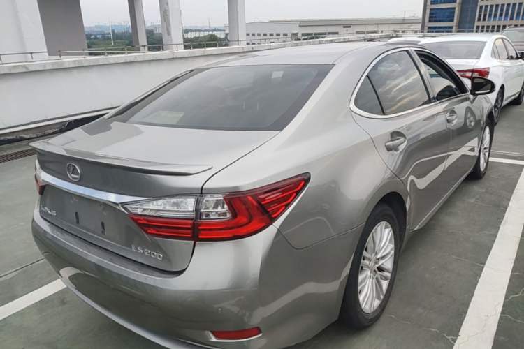 Used Lexus ES 2015 200 Elite Edition Rear Right 45 Deg