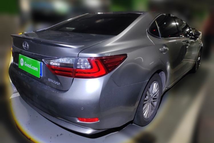 Used Lexus ES 2015 200 Elite Edition Rear Right 45 Deg
