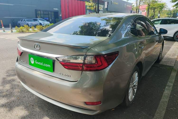 Used Lexus ES 2015 200 Elite Edition Rear Right 45 Deg