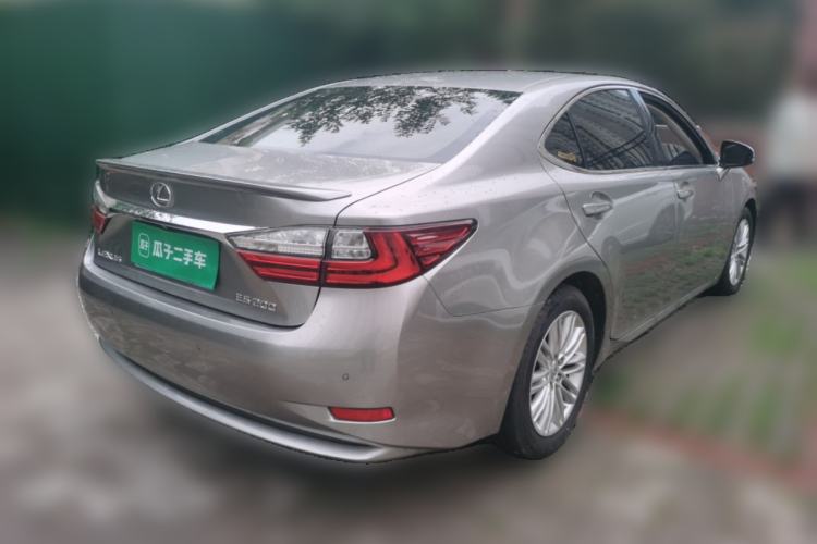 Used Lexus ES 2015 200 Elite Edition Rear Right 45 Deg