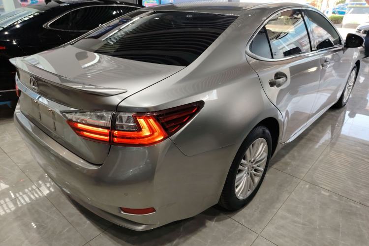 Used Lexus ES 2015 200 Elite Edition Rear Right 45 Deg