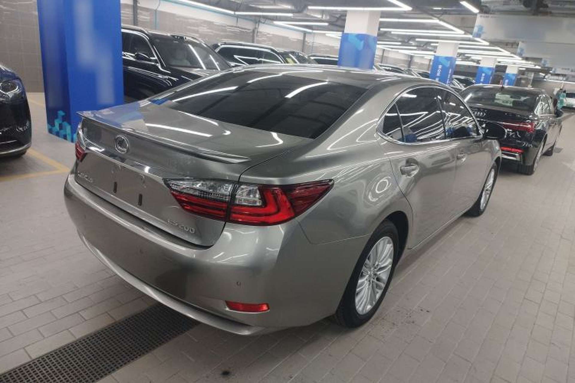 Used Lexus ES 2015 200 Elite Edition Rear Right 45 Deg