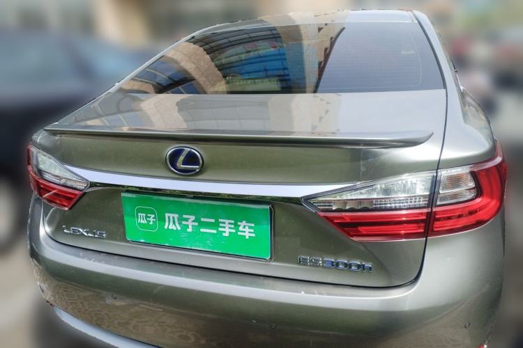 Used Lexus ES 2015 300h Comfort Edition Rear