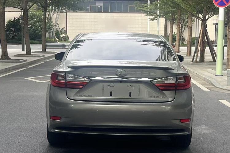 Used Lexus ES 2015 200 Elite Edition Rear