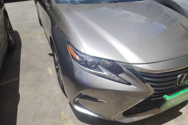 Used Lexus ES 2015 300h Comfort Edition Right Front Headlight