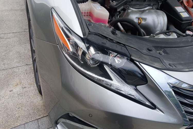 Used Lexus ES 2015 300h Comfort Edition Right Front Headlight
