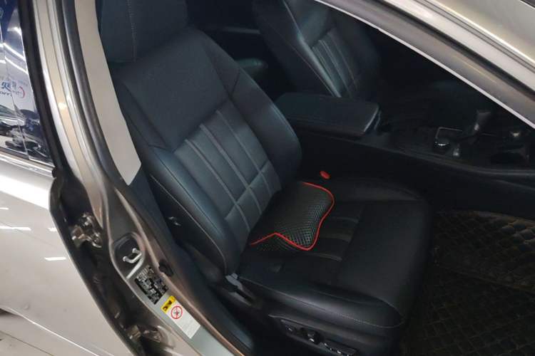 Used Lexus ES 2015 200 Elite Edition Right Front Seat