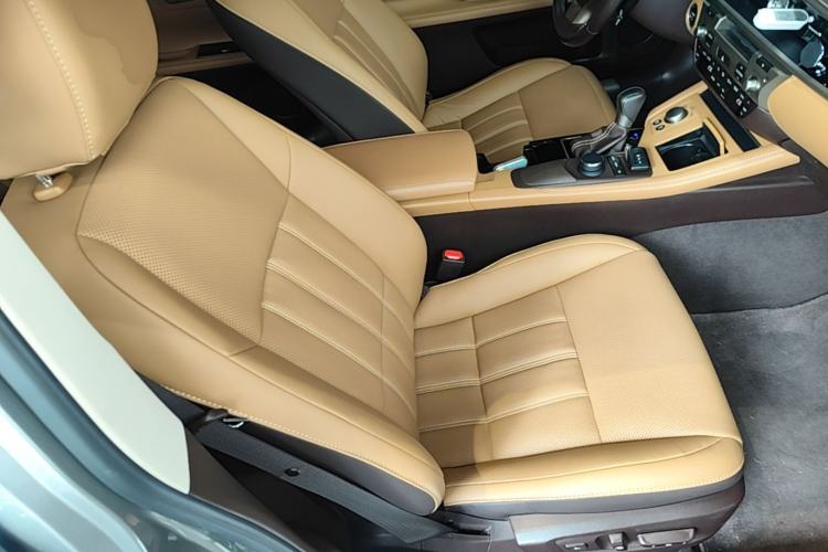 Used Lexus ES 2015 300h Comfort Edition Right Front Seat
