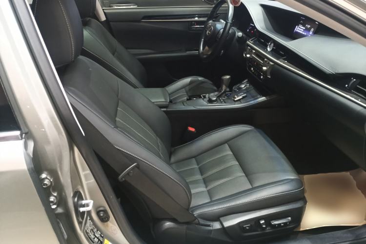 Used Lexus ES 2015 200 Elite Edition Right Front Seat