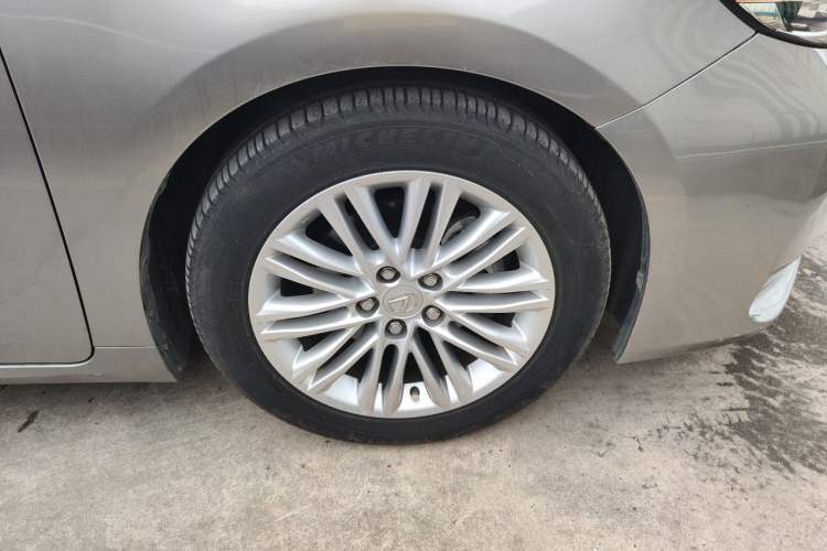 Used Lexus ES 2015 200 Elite Edition Right Front Wheel Hub
