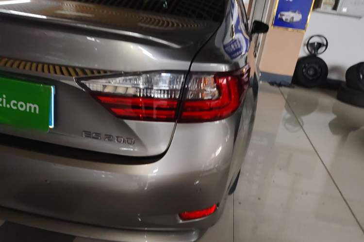 Used Lexus ES 2015 200 Elite Edition Right Rear Taillight