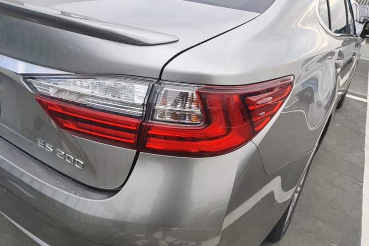 Used Lexus ES 2015 200 Elite Edition Right Rear Taillight
