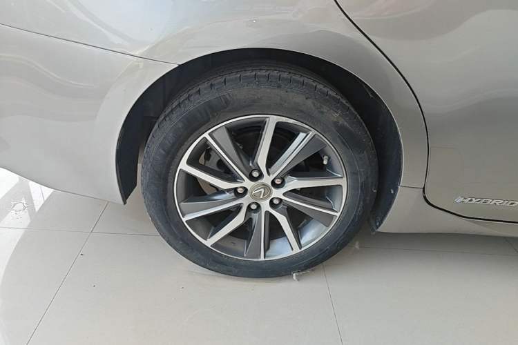 Used Lexus ES 2015 300h Comfort Edition Right Rear Wheel Hub