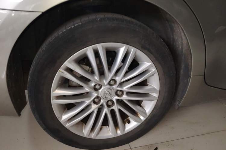 Used Lexus ES 2015 200 Elite Edition Right Rear Wheel Hub