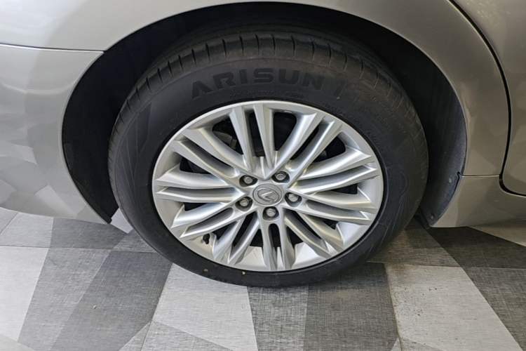 Used Lexus ES 2015 250 Elegant Edition Right Rear Wheel Hub